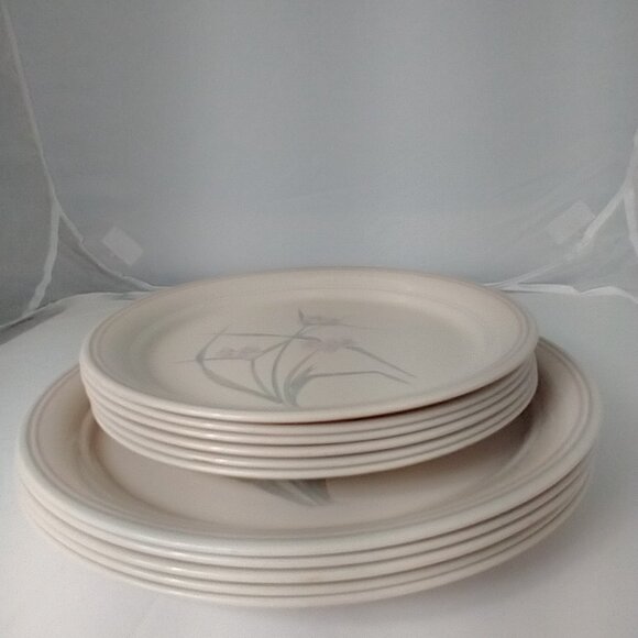Vintage (5) Dinner & (6) Salad Plates by Corelle Corning Spring Pond Dinnerware - Picture 11 of 11